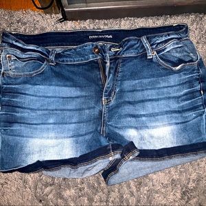 20W short shorts blue denim plus size